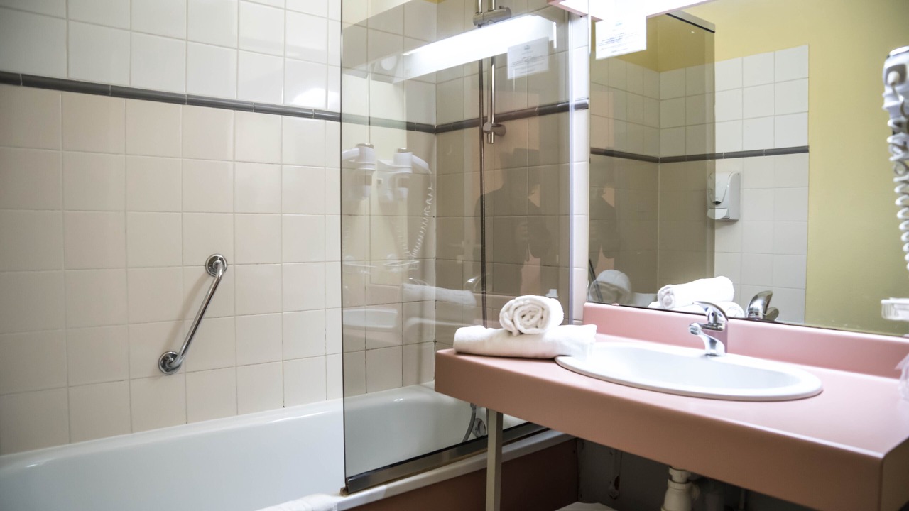 Photo of Bathroom in Castelnaudary