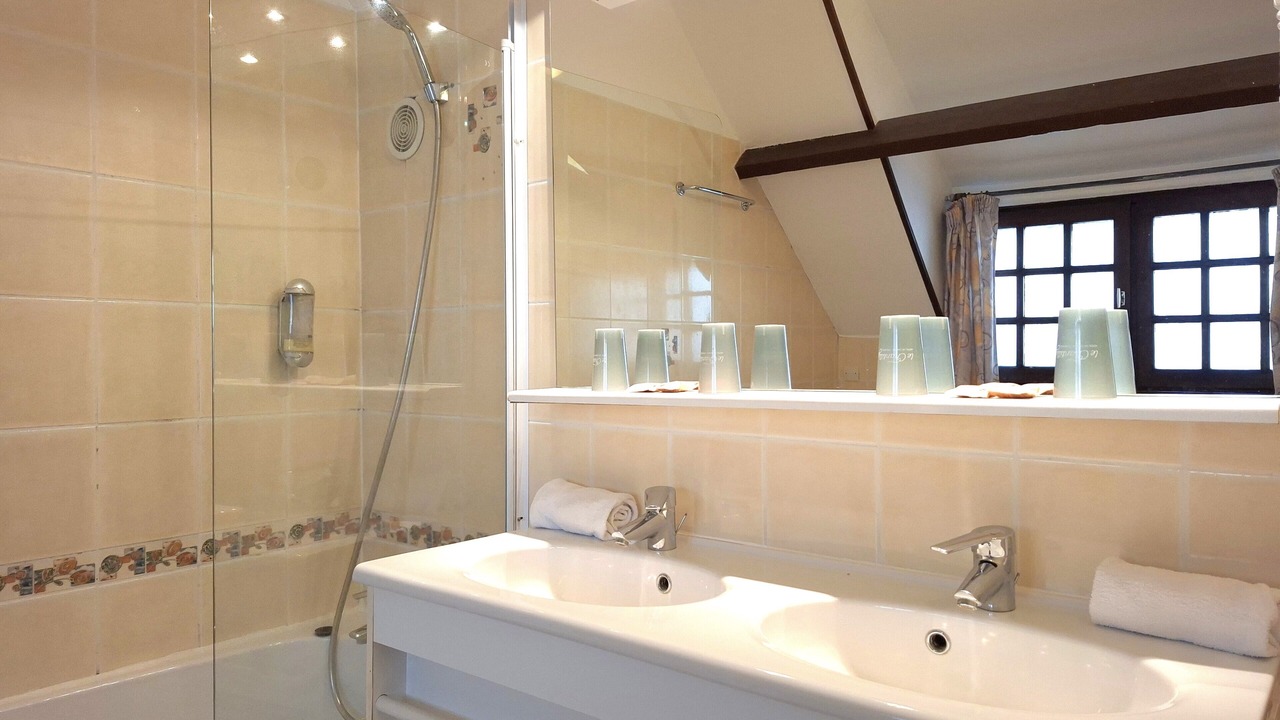 Photo of Bathroom in Deauville City Centre