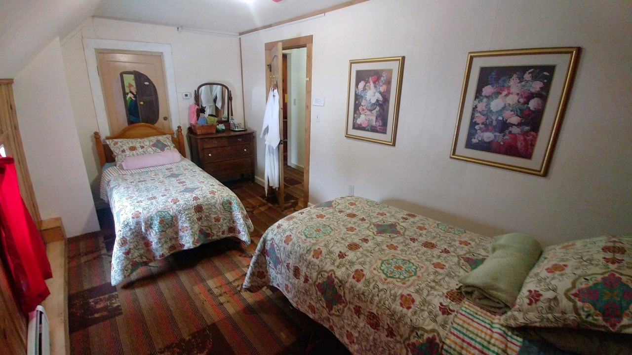 Photo of Bedroom in Twin Lakes