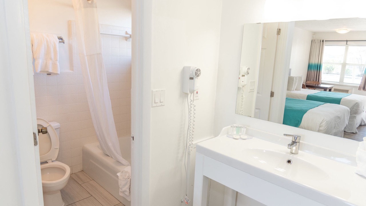 Photo of Bathroom in Indian Beach Sapphire Shores