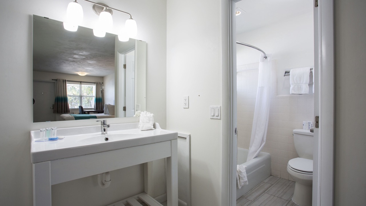 Photo of Bathroom in Indian Beach Sapphire Shores