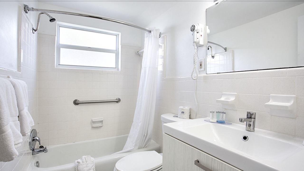 Photo of Bathroom in Indian Beach Sapphire Shores