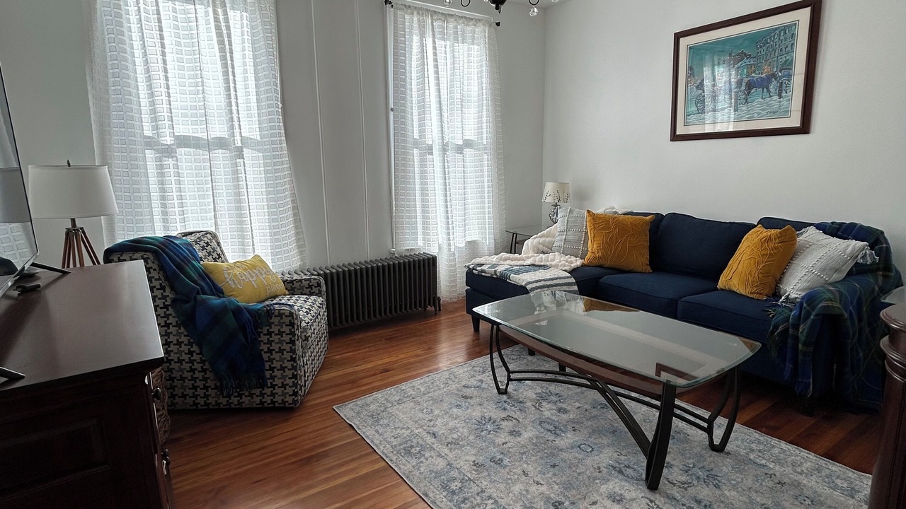 Photo of Livingroom in Stockade Historic District