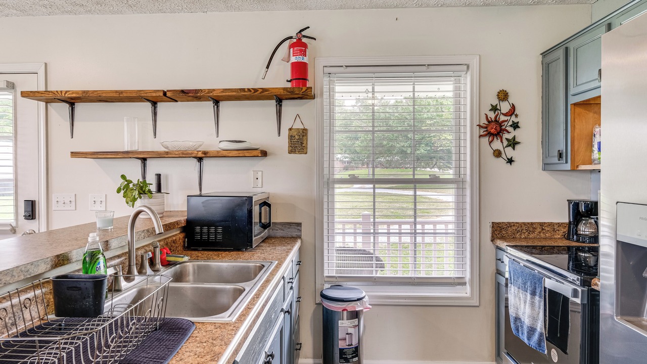 Photo of Kitchen in Redwood