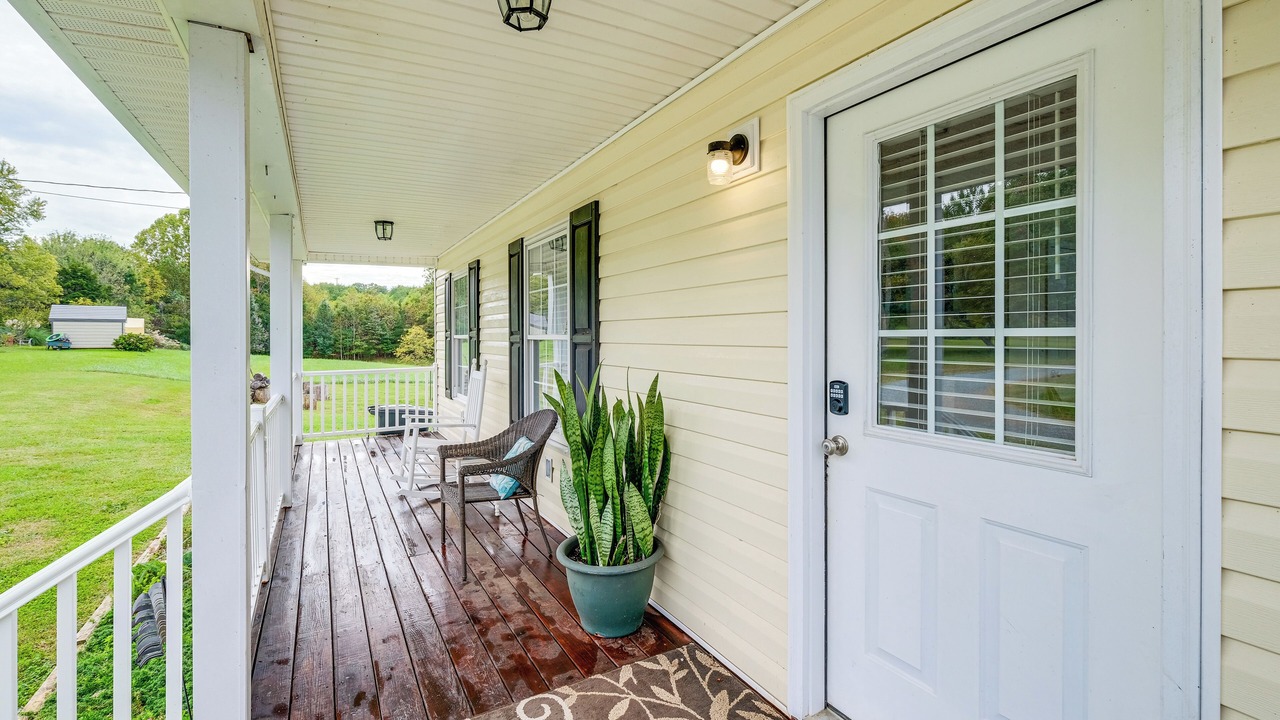 Photo of Patio Balcony in Redwood