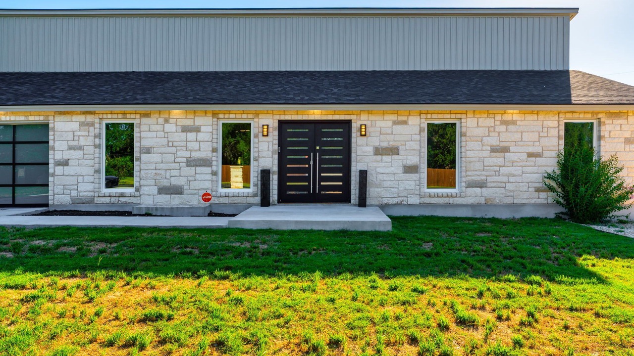 Photo of Outdoor in McNeil