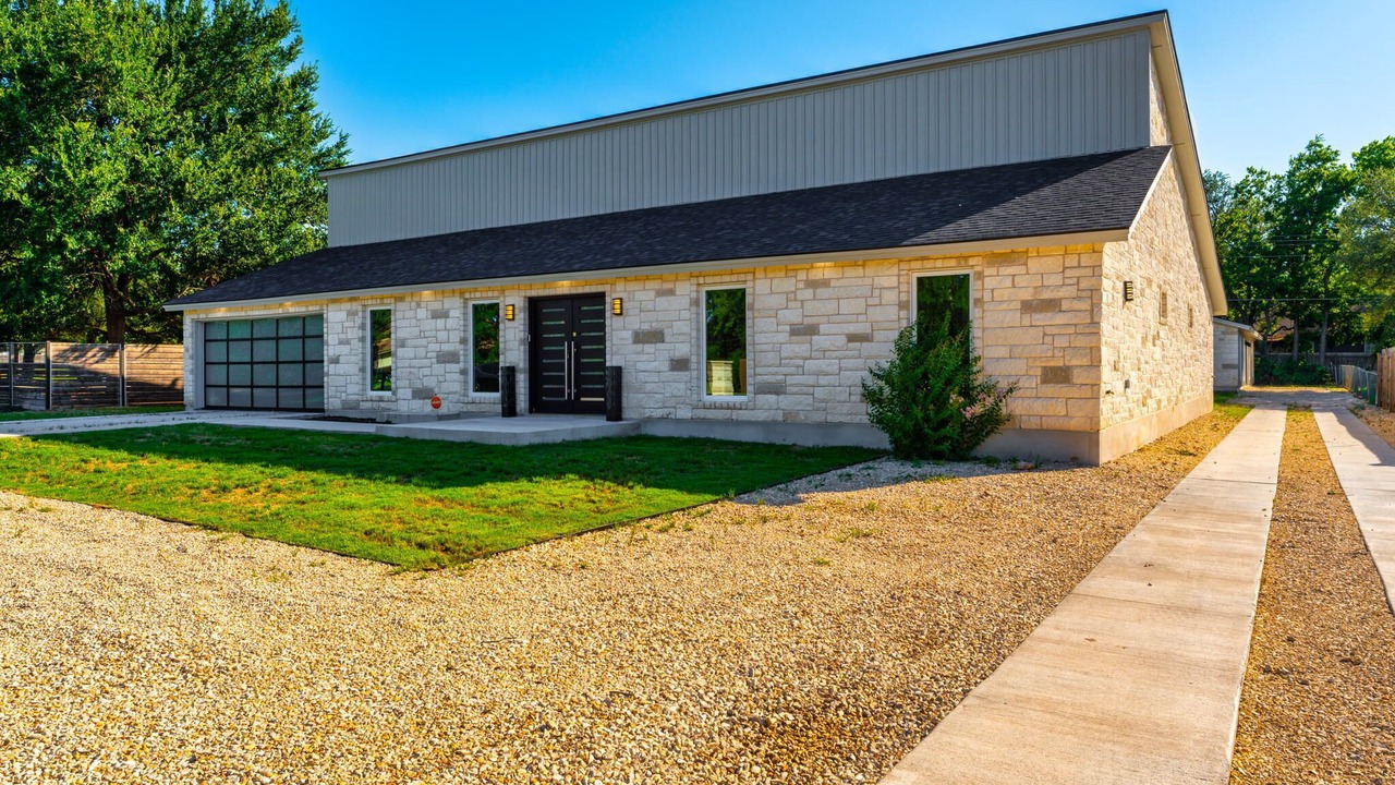 Photo of Outdoor in McNeil