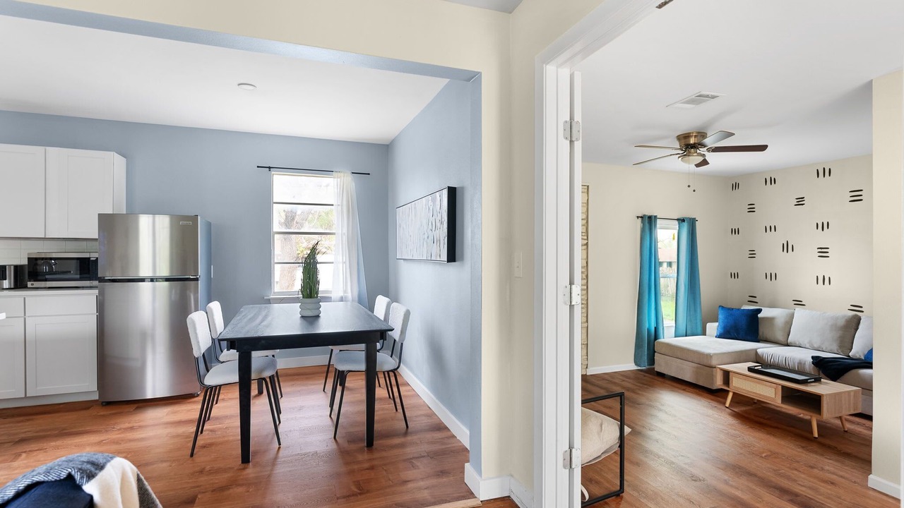 Photo of Bedroom in North Austin Civic Association
