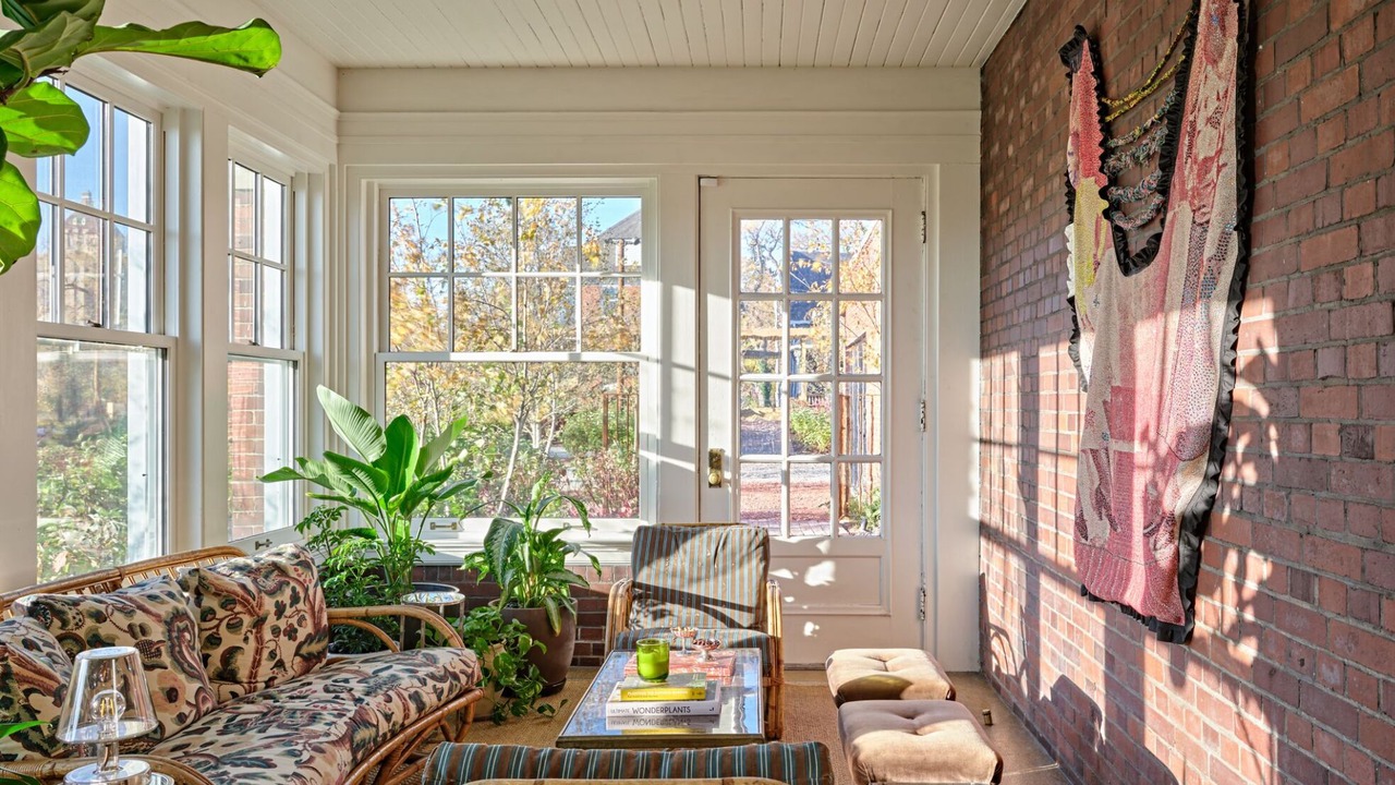 Photo of Livingroom in Detroit