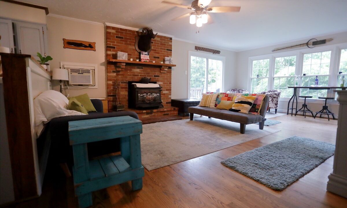 Photo of Livingroom in Sharpsburg