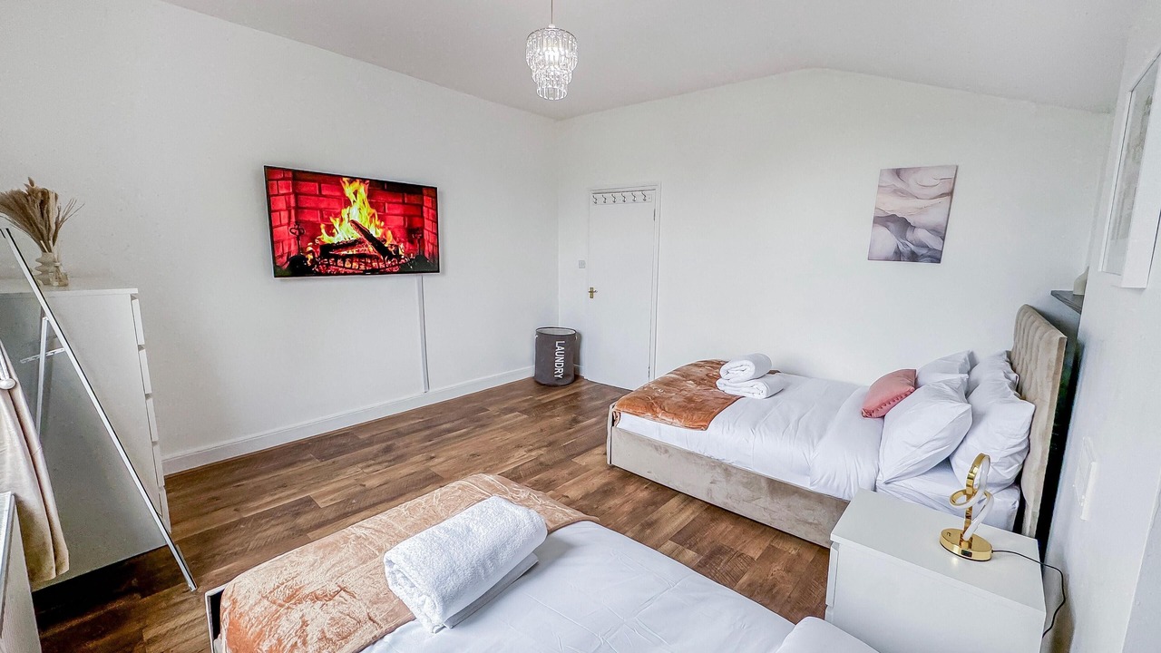 Photo of Others in Woodside