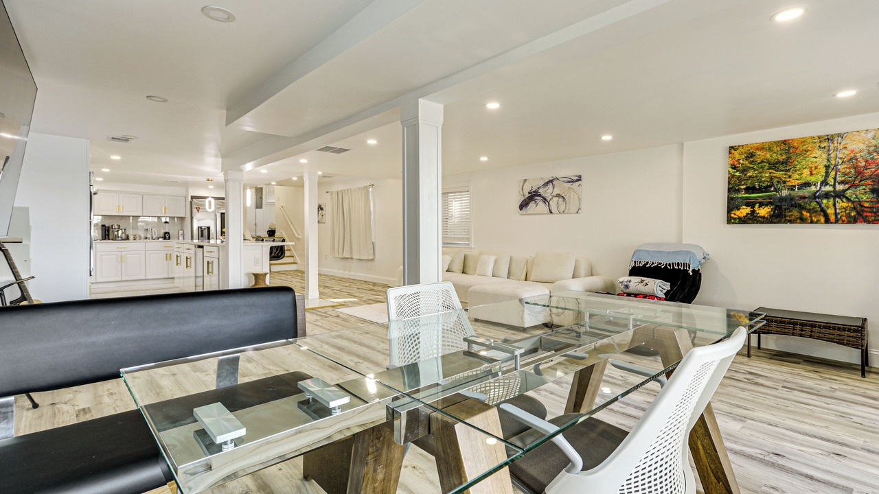 Photo of Livingroom in Pembroke