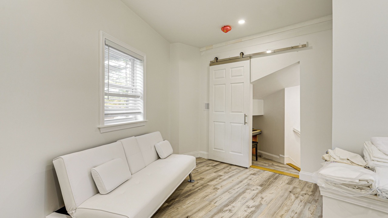 Photo of Livingroom in Pembroke