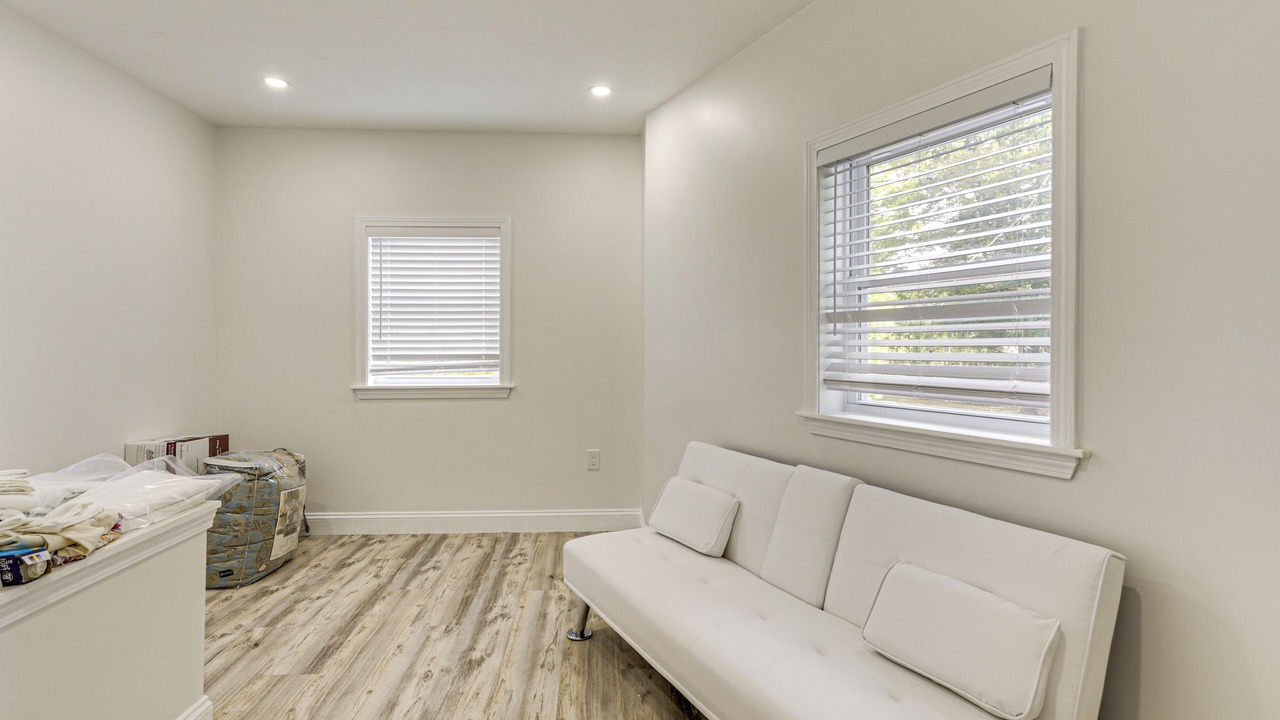 Photo of Livingroom in Pembroke