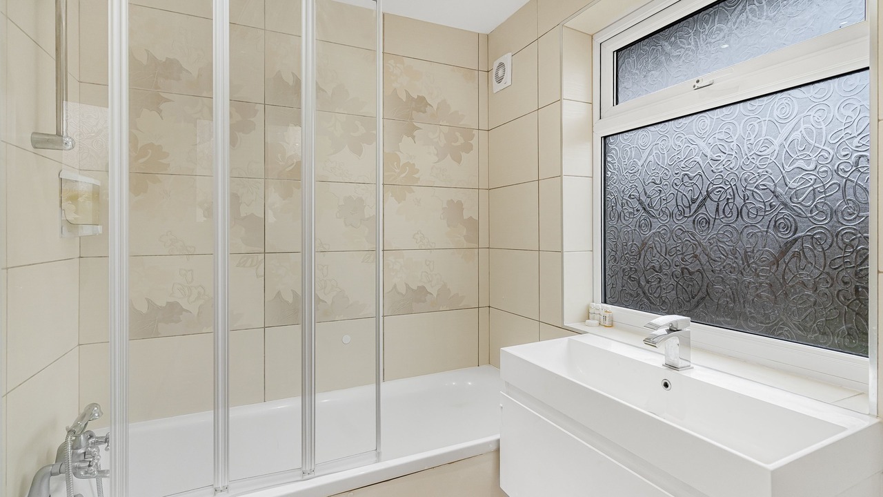 Photo of Others in Luton