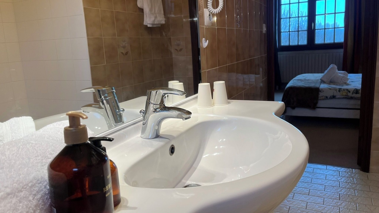 Photo of Bathroom in Villeneuve-sur-Allier