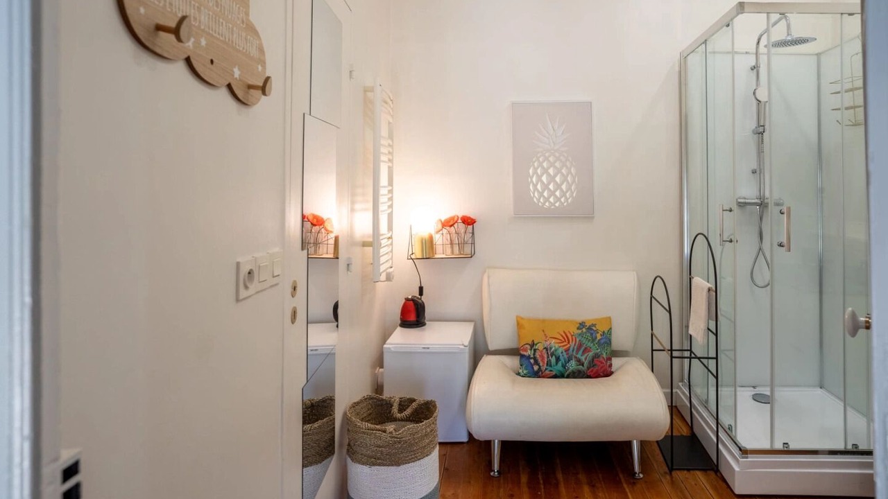 Photo of Bathroom in Republique