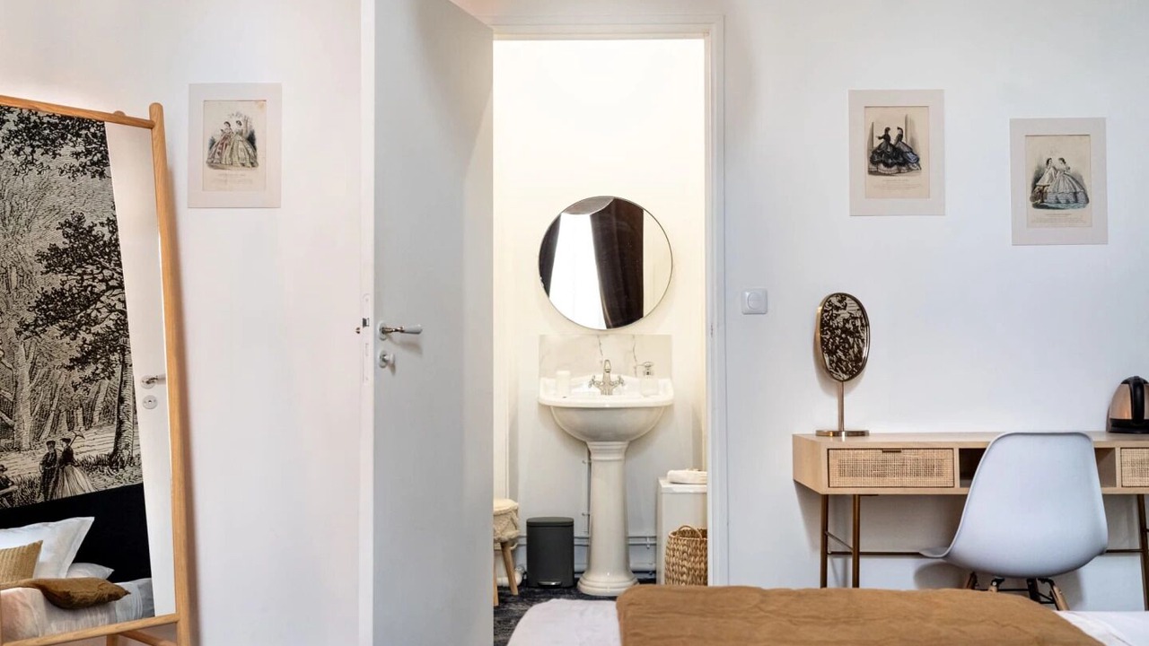 Photo of Bathroom in Republique