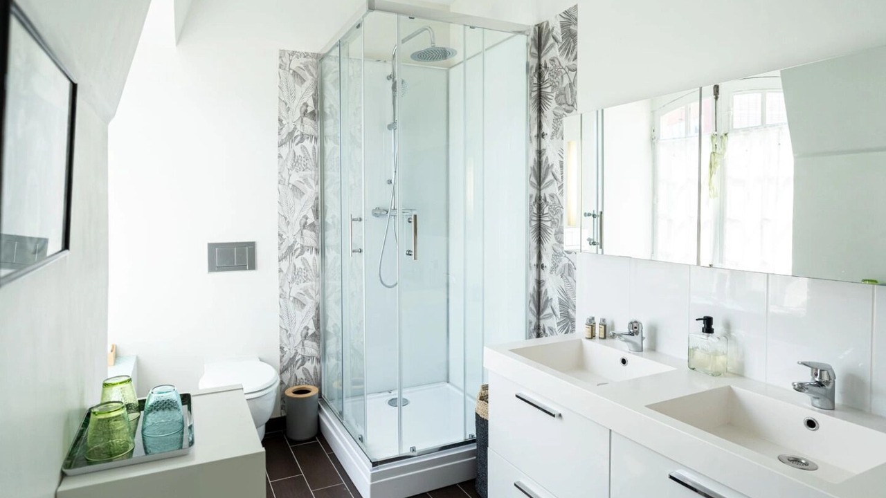 Photo of Bathroom in Republique