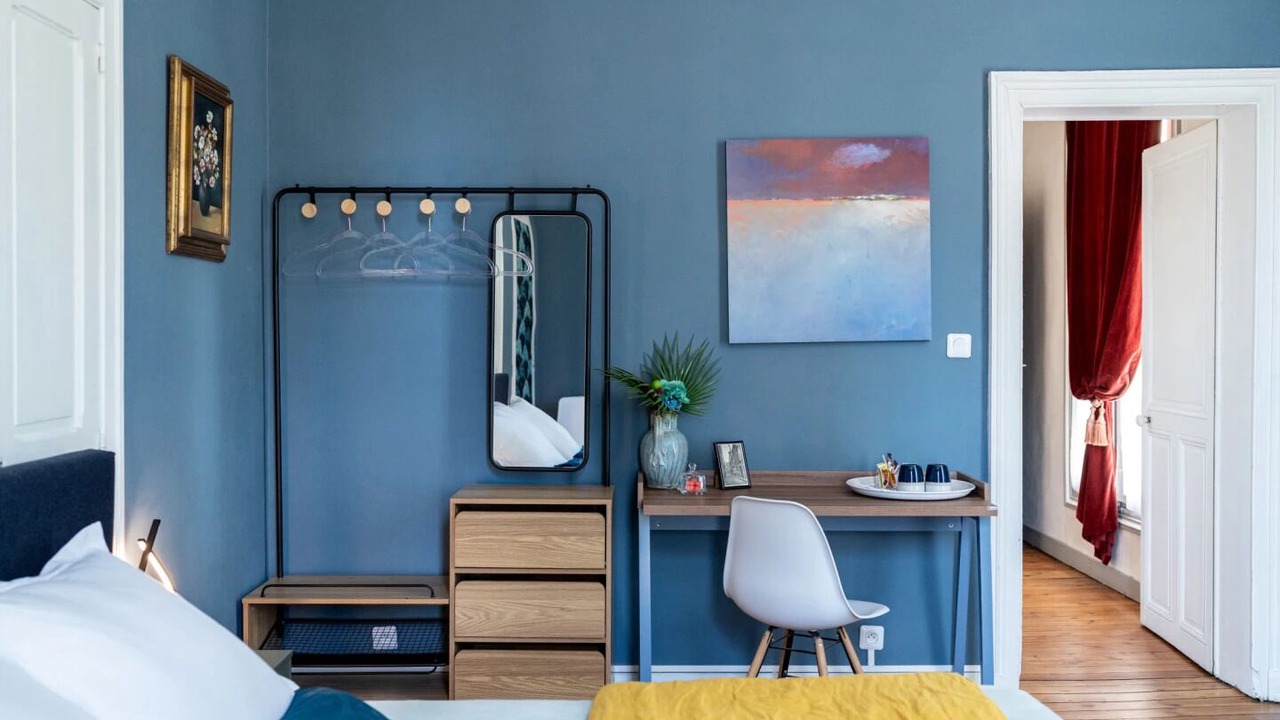 Photo of Bedroom in Republique