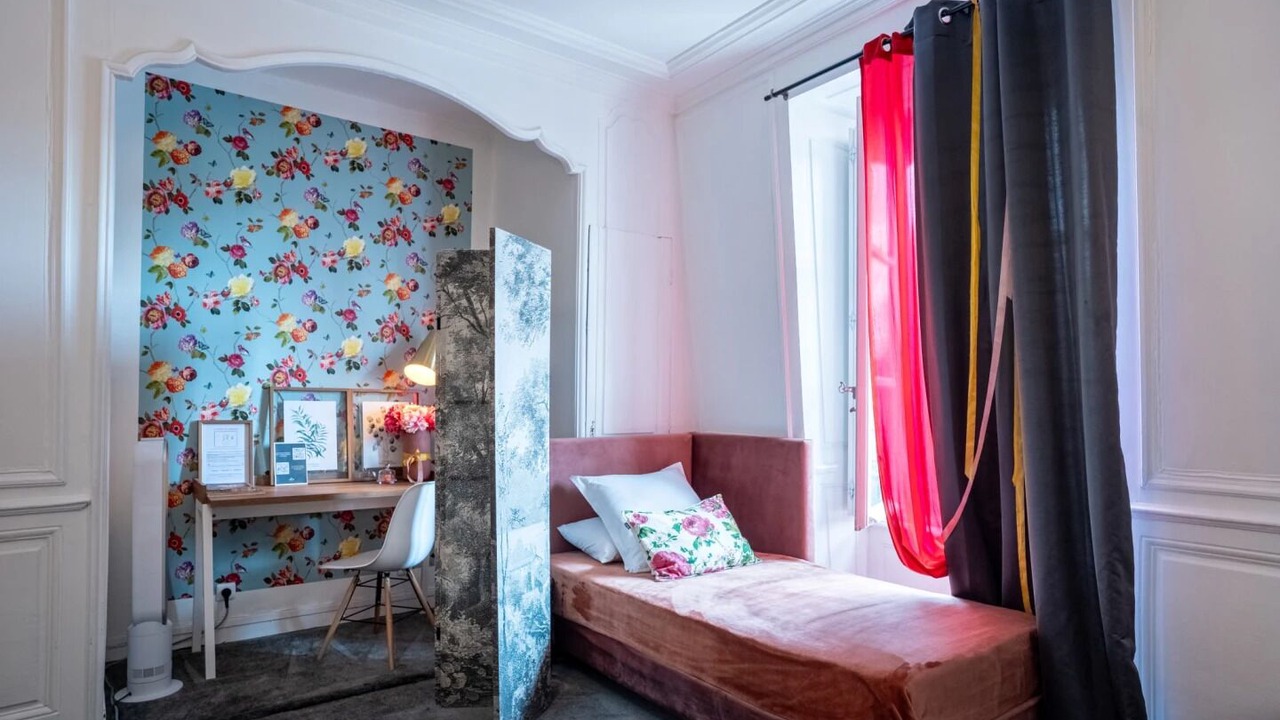 Photo of Bedroom in Republique