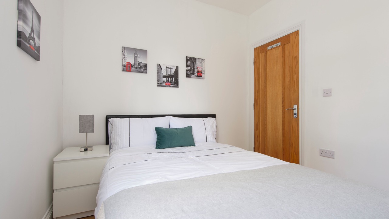 Photo of Others in Ealing Common