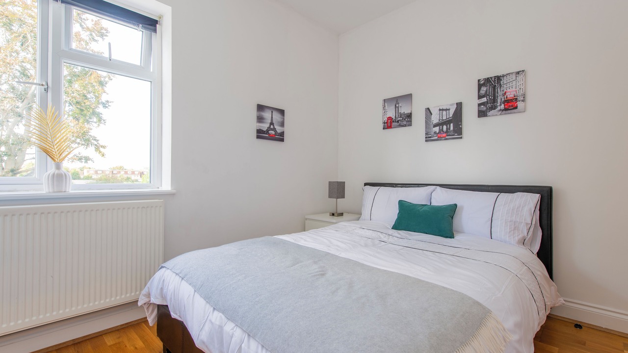 Photo of Others in Ealing Common