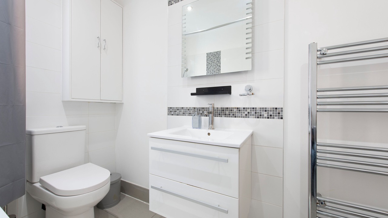 Photo of Bathroom in Ealing Common