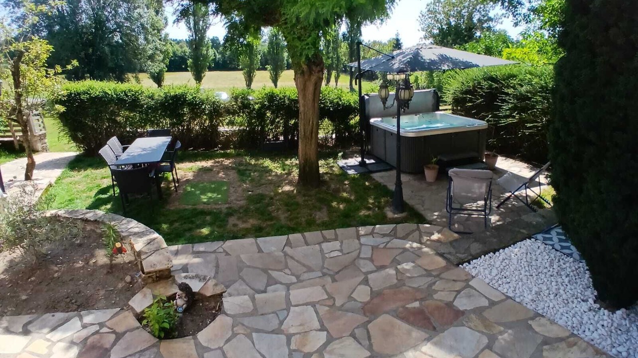 Photo of Outdoor in Auriac-Lagast