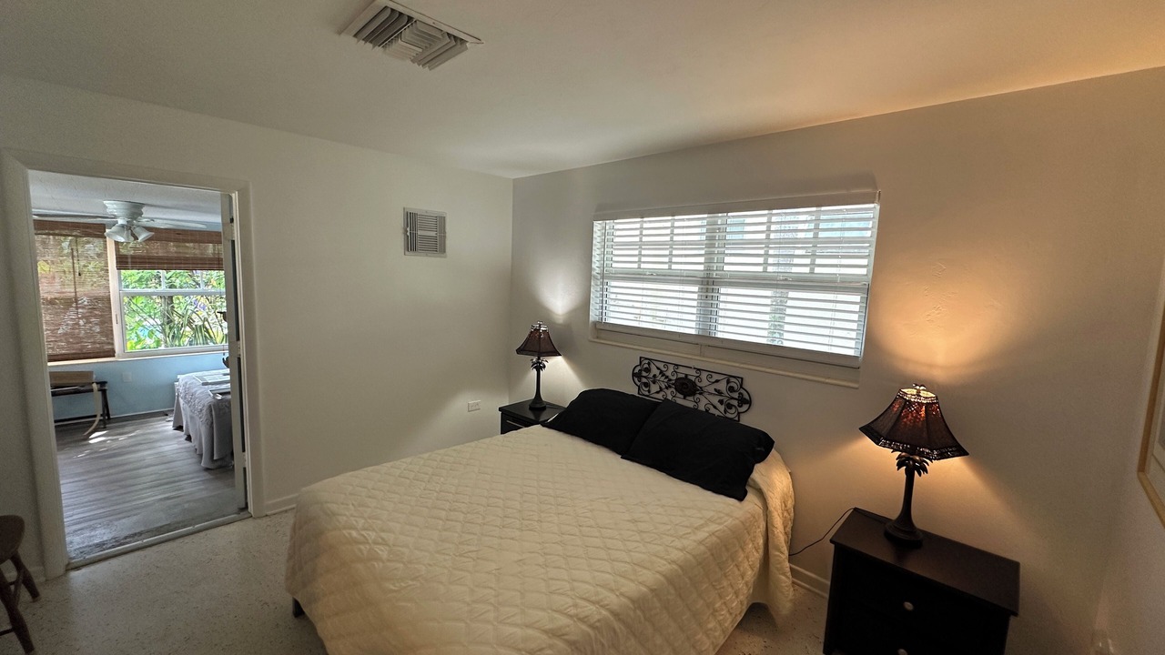 Photo of Bedroom in Lake Worth Corridor