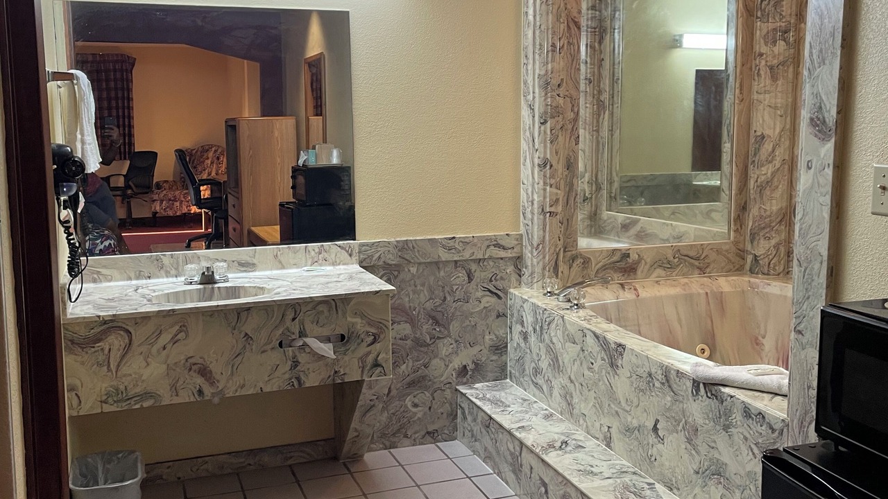Photo of Bathroom in Hazlehurst