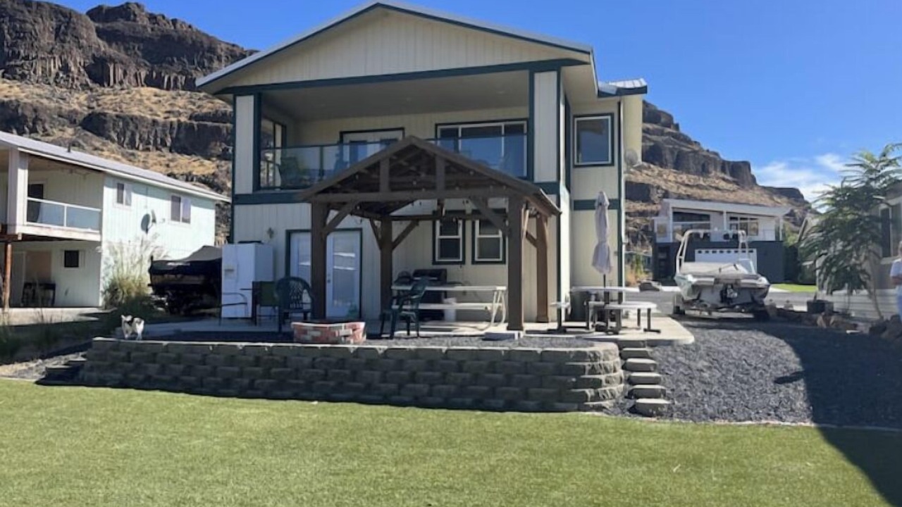 Photo of Outdoor in Sunland Estates