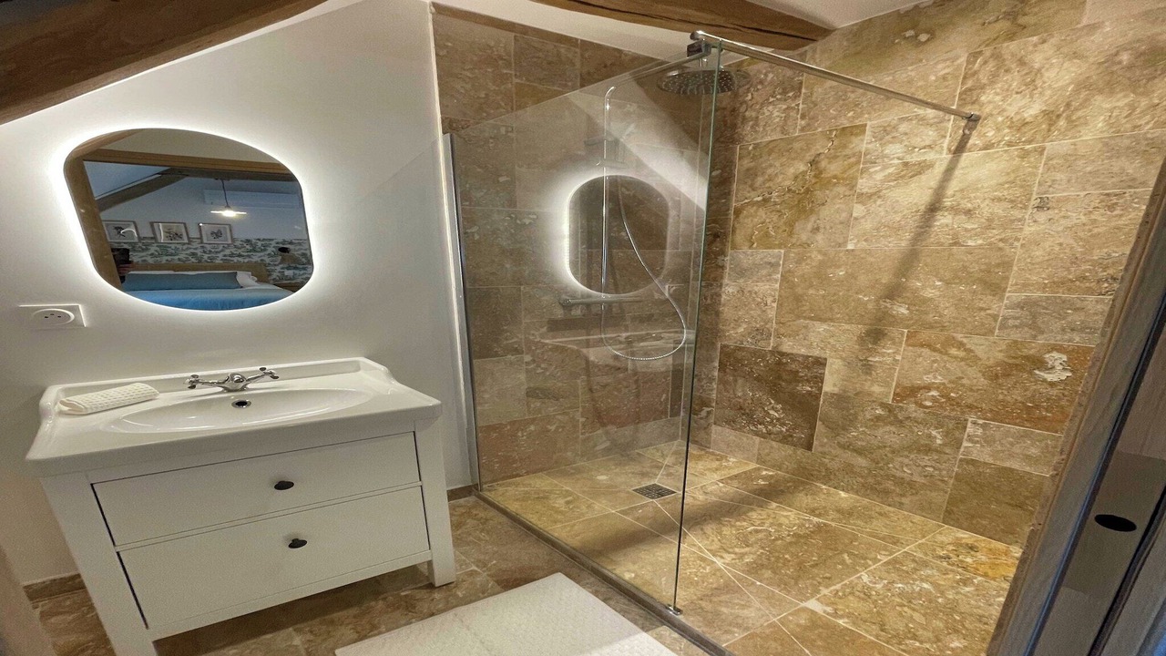 Photo of Bathroom in Cricqueboeuf