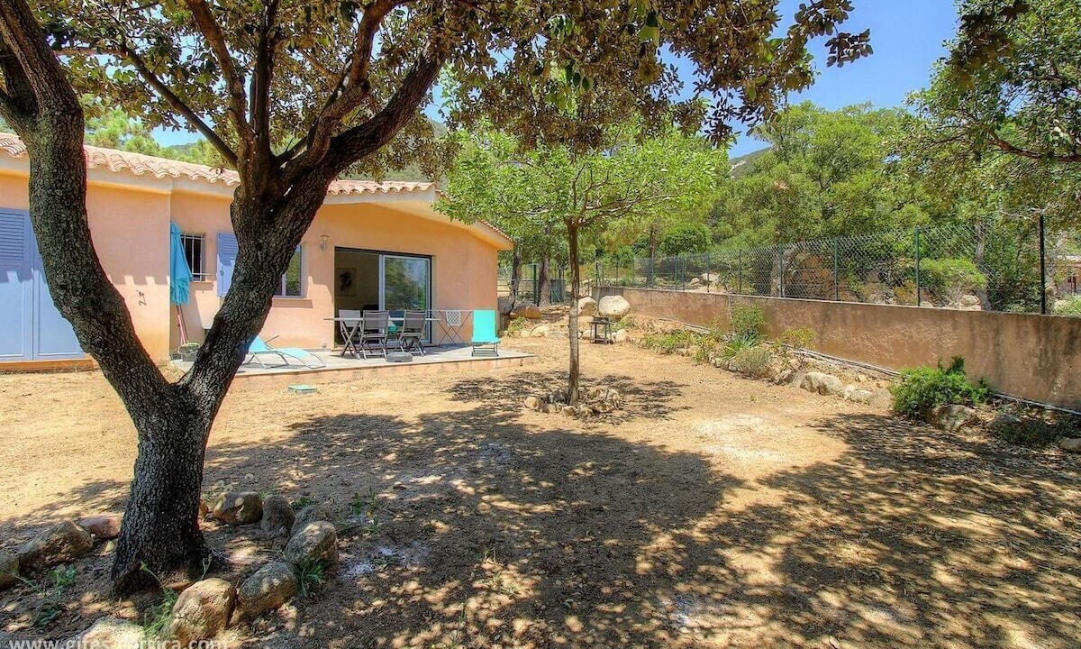 Photo of Patio Balcony in Monacia-d'Aullene