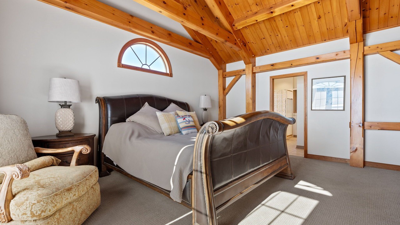 Photo of Bedroom in Normandale