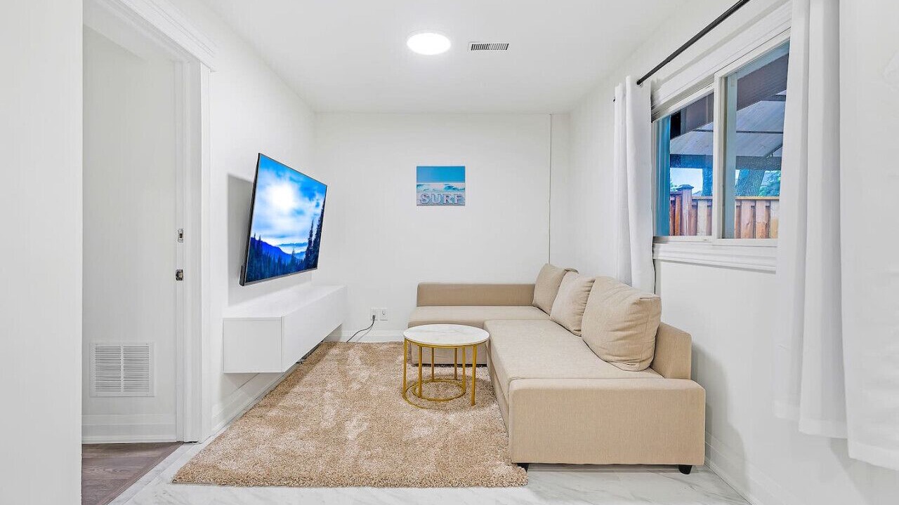 Photo of Livingroom in Willowdale