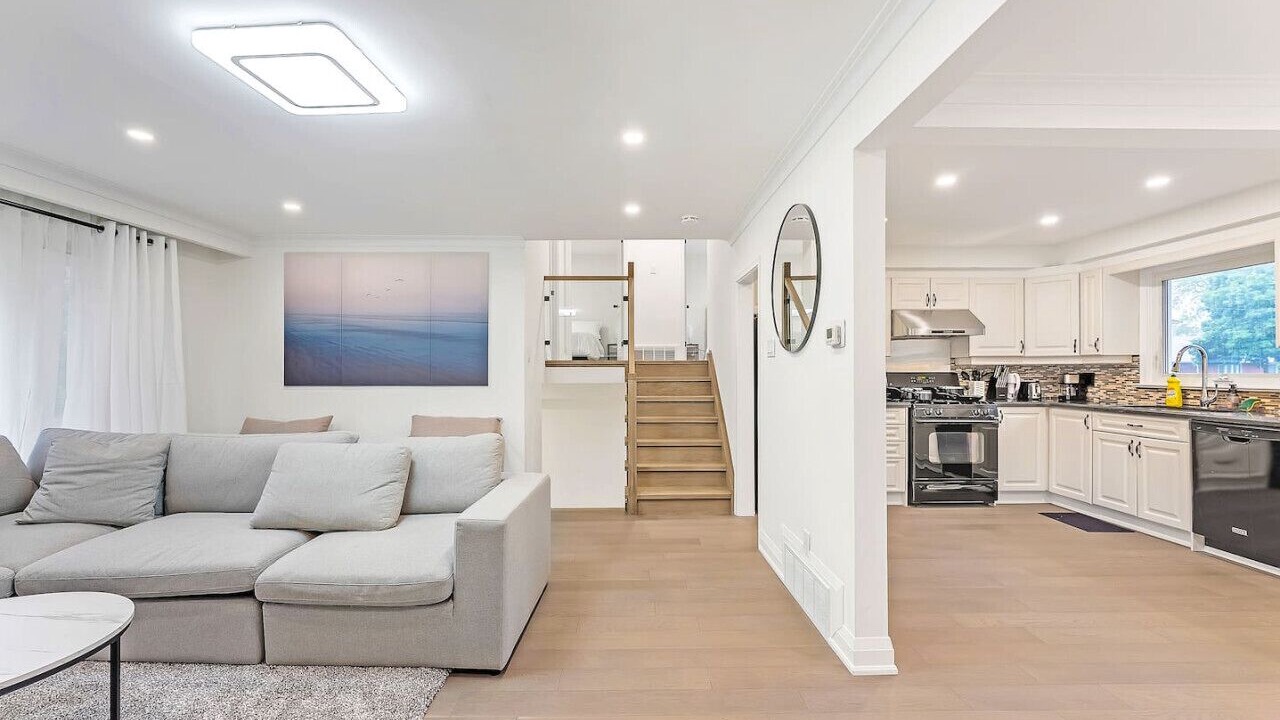 Photo of Livingroom in Willowdale