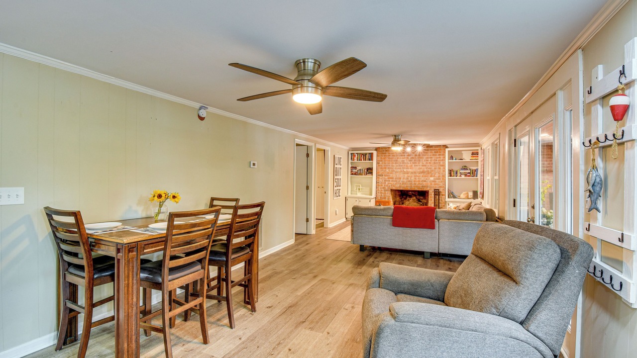 Photo of Livingroom in Reed Creek