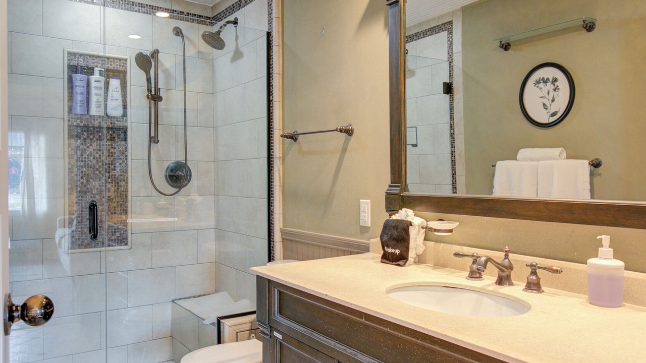 Photo of Bathroom in Grayland