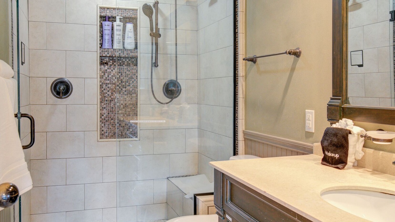 Photo of Bathroom in Grayland