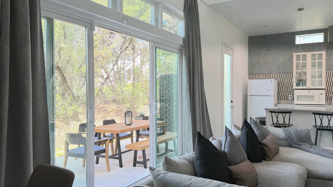 Photo of Livingroom in Hughes Park Lake
