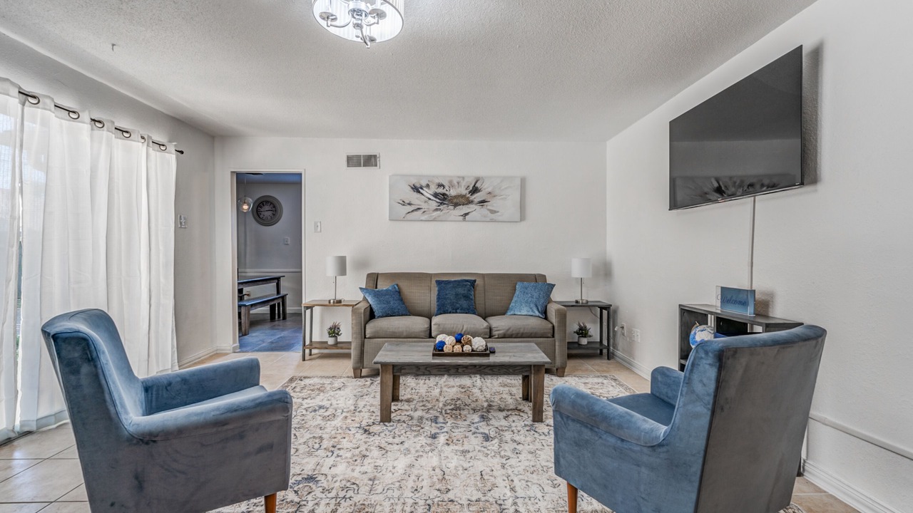 Photo of Livingroom in Hickory Hill