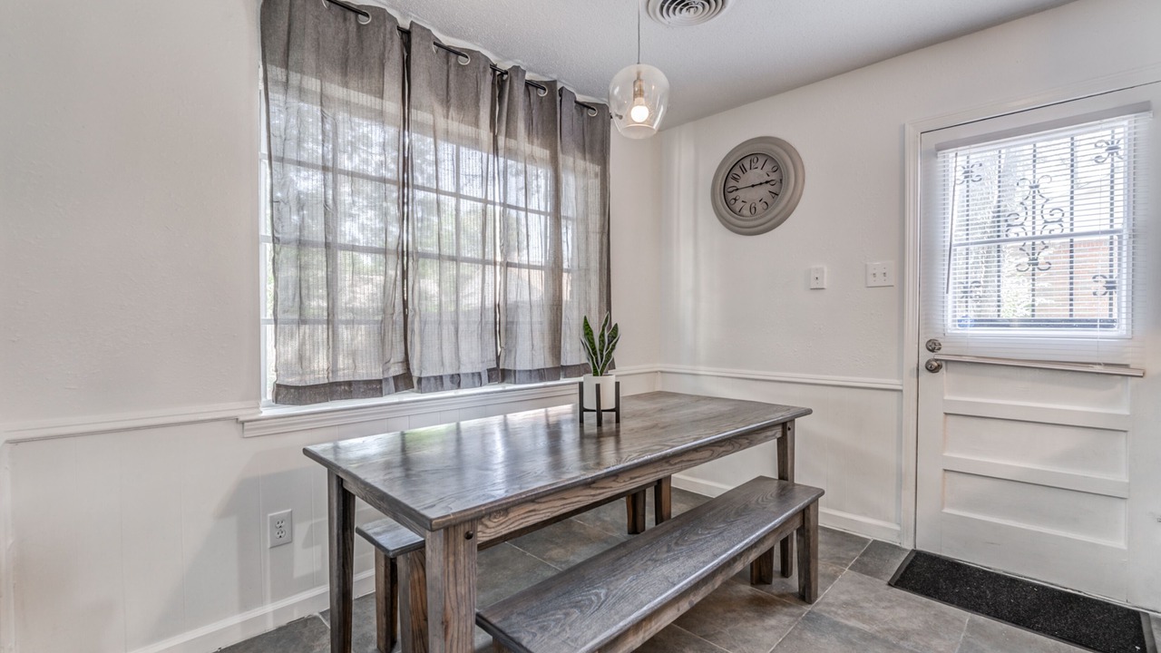 Photo of Livingroom in Hickory Hill