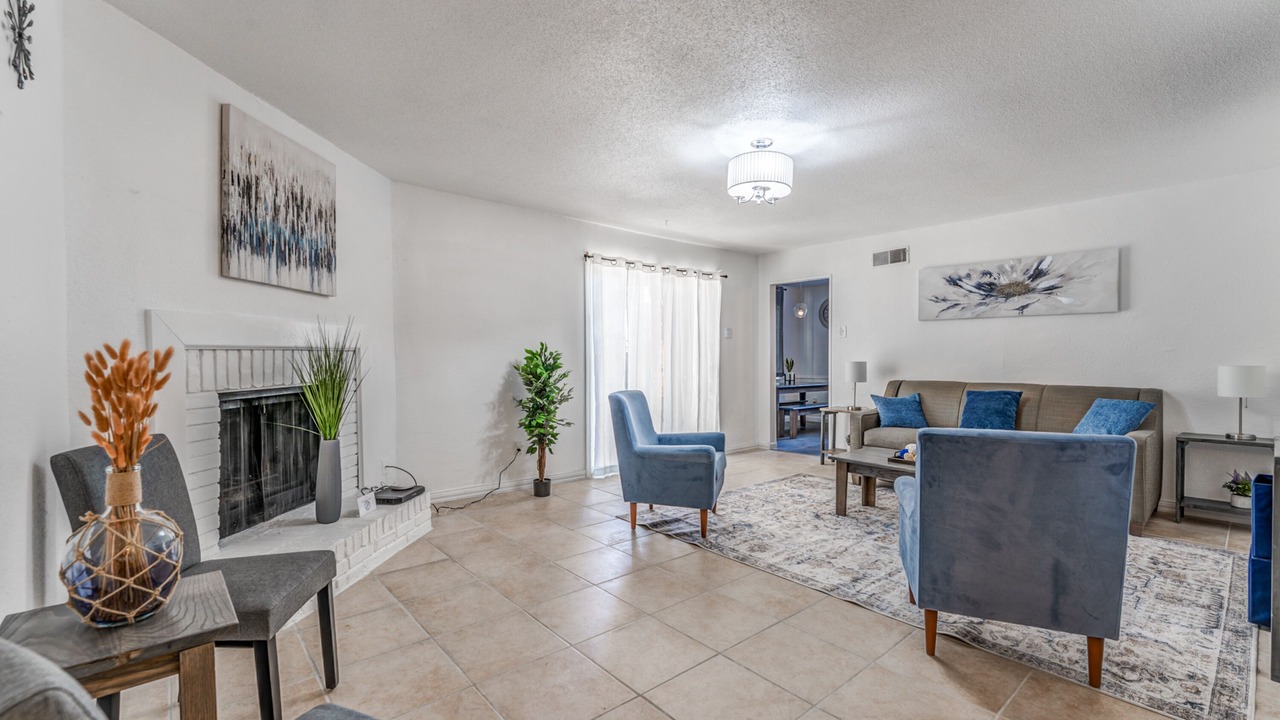 Photo of Livingroom in Hickory Hill