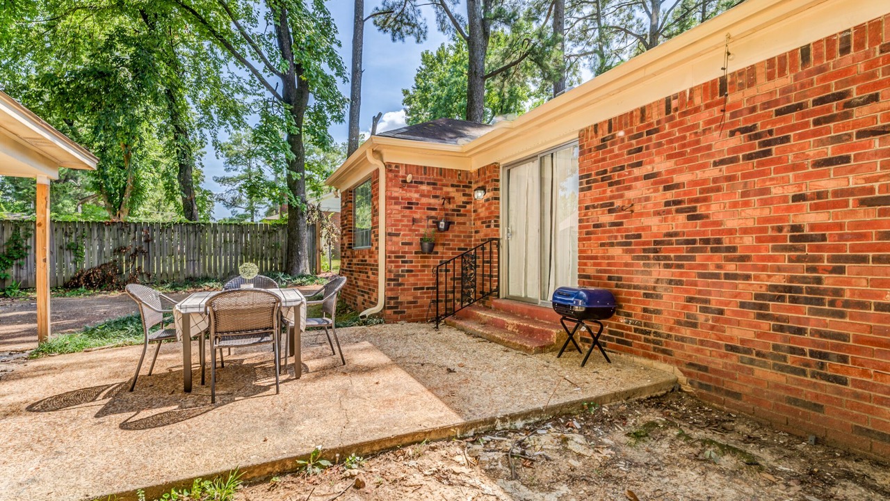 Photo of Livingroom in Hickory Hill