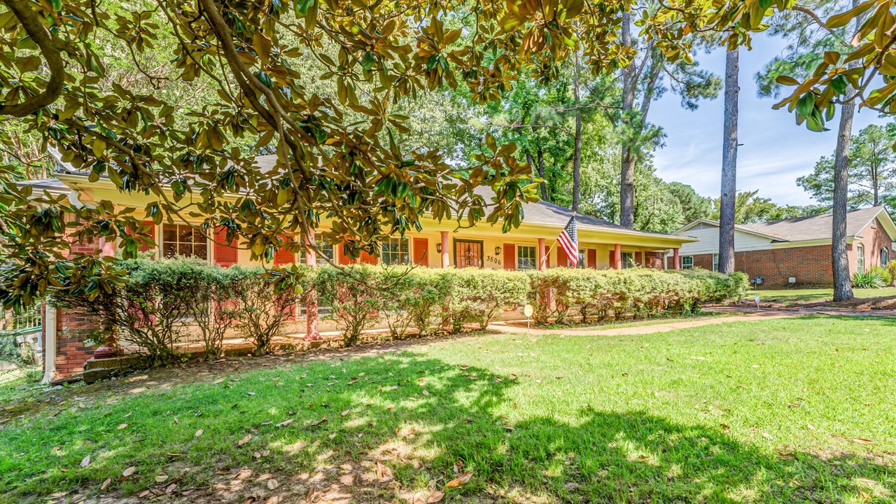 Photo of Outdoor in Hickory Hill