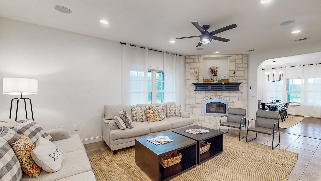 Photo of Livingroom in Wills Point
