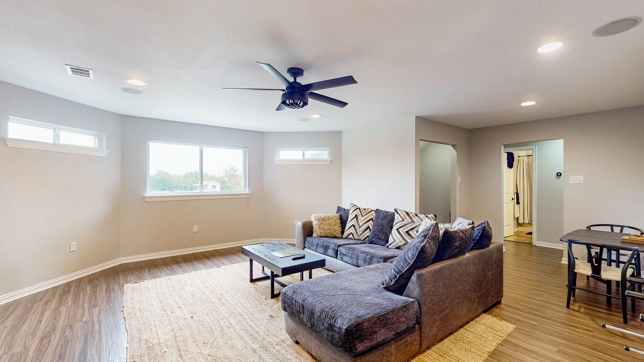 Photo of Livingroom in Wills Point