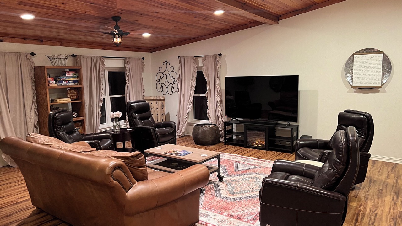 Photo of Livingroom in Heath