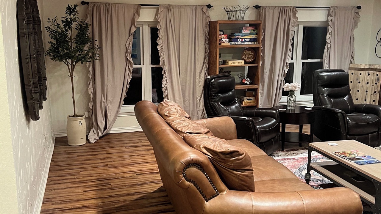 Photo of Livingroom in Heath